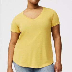 Torrid T-Shirt 6X (30) Yellow V-Neck Classic Fit Girlfriend Jersey Plus Size NWT
